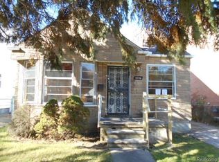 6355 Heyden St, Dearborn Heights, MI 48127