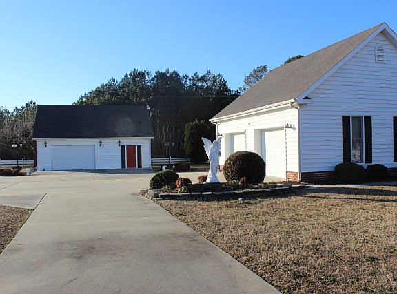 3rd image of 35 James Madison Ct