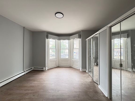5th image of 67 Hudson St Floor 1