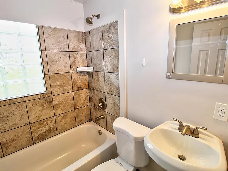 11125 Youngstown Pittsburgh Rd #1 — Photo 10