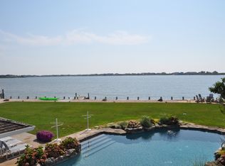 66 Exchange Pl, Westhampton Beach, NY 11978