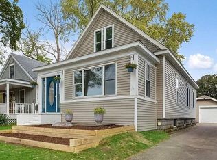 1913 S State St, Saint Joseph, MI 49085