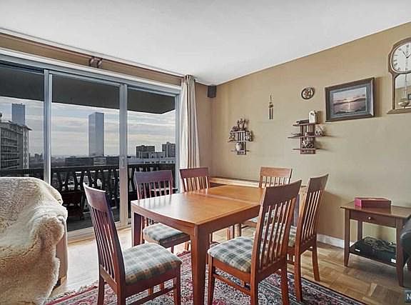 5th image of 2100 Linwood Ave #19L