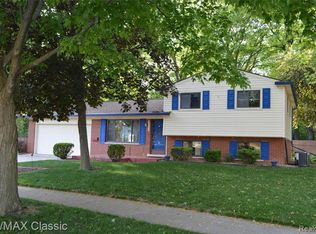 29886 Linda St, Livonia, MI 48154