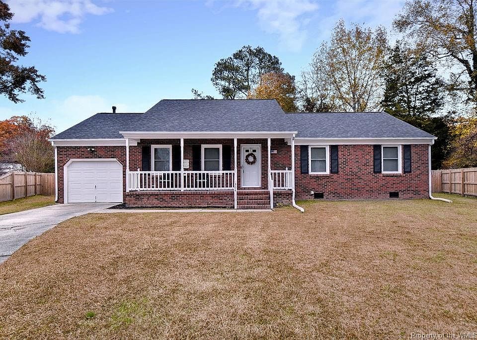 1st image of 304 Ashland Ct