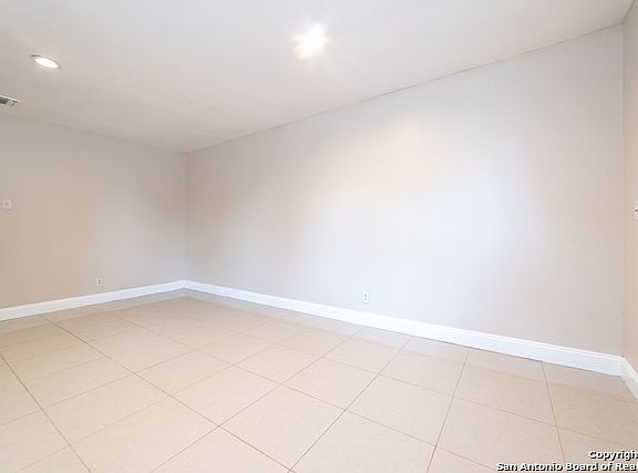 5th image of 315 Beryl Dr