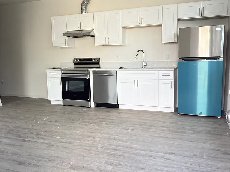 520 W Colden Ave #522-1/2 — Photo 1