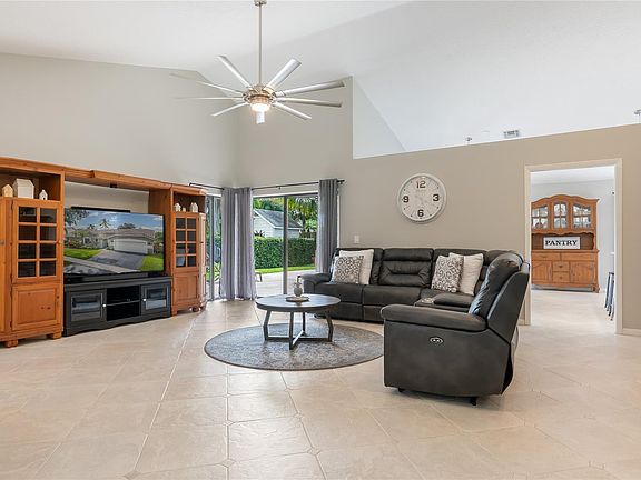 4th image of 11028 NW 18th Drive