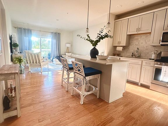 2nd image of 120 University Ave #2109