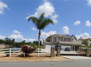 18692 Glass Mountain Dr, Riverside, CA 92504