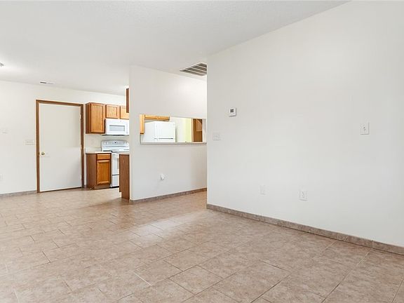 4th image of 3693 Colony Hill Dr