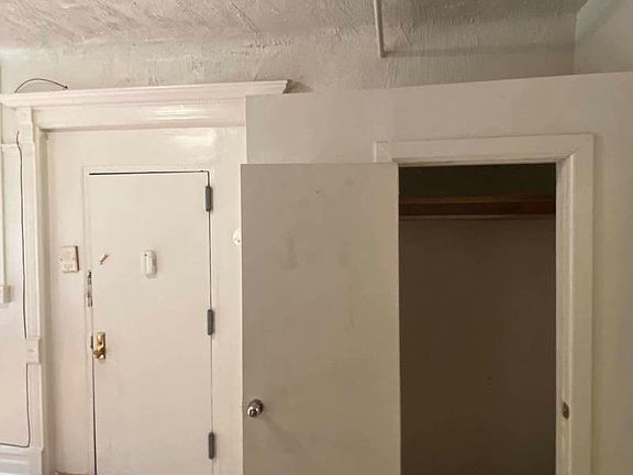 4th image of 16 Hawthorne St #2