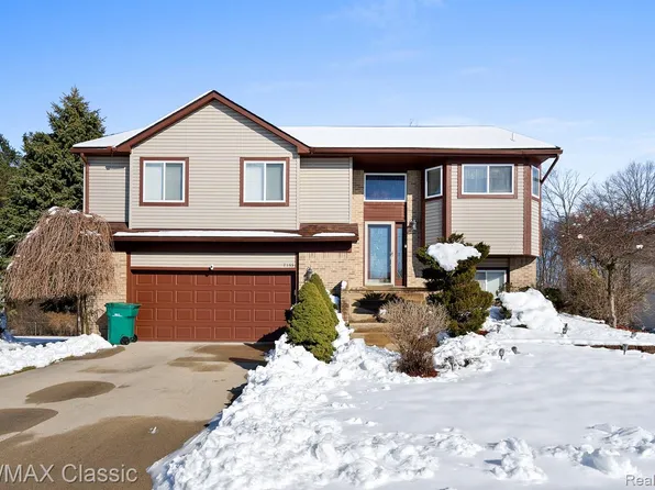 7165 Amanda Dr, Belleville, MI 48111