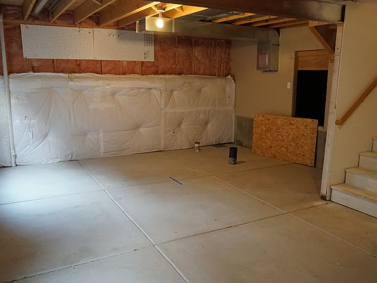 324 Saturn Dr — Photo 16