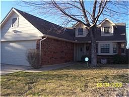 3rd image of 411 Red Coat Ln