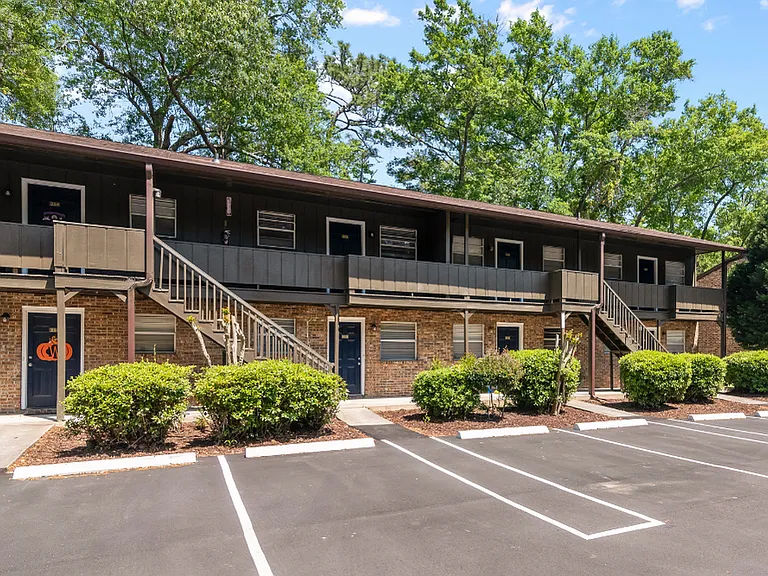 The Montana Apartments — Photo 19