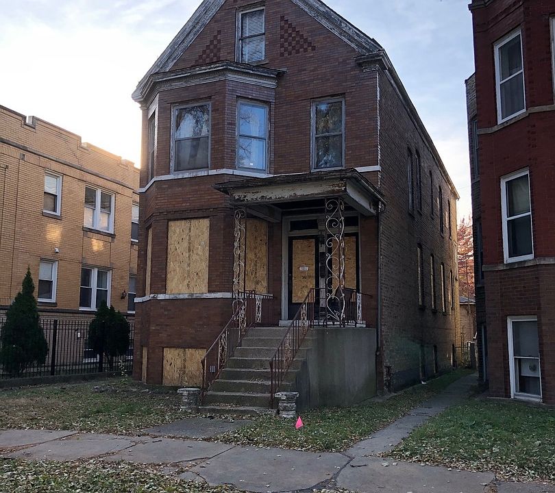 1st image of 3238 N Hamlin Ave