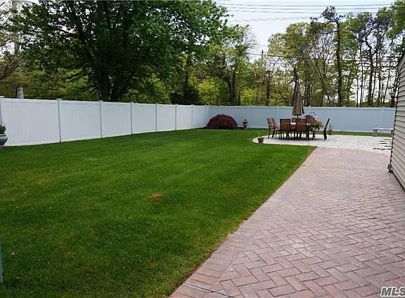 4th image of 82 Lakeside Dr