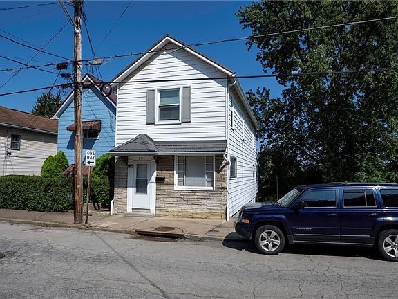 2nd image of 201 Hickory St