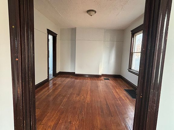 4th image of 3456 Price Ave
