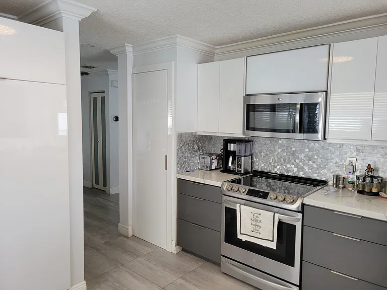 Kitchen - LG Microwave & Stove