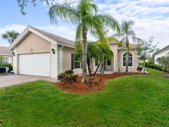 2302 Heydon CIR W, NAPLES, FL 34120