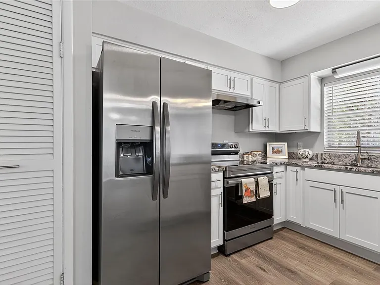 3907 NW 21st St — Photo 5