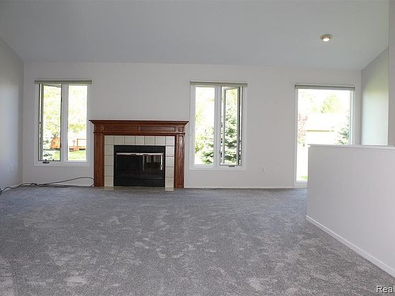 4th image of 33633 Vista Dr #1