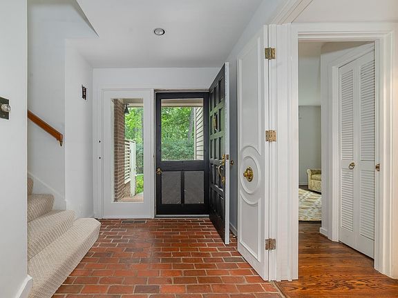 5th image of 62 Deepwood Ln