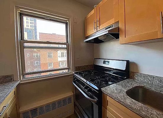 4th image of 109-10 Queens Blvd #6H