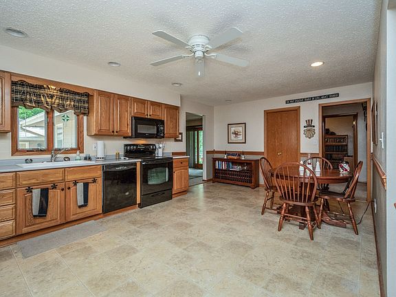 2nd image of 400 N 7th St