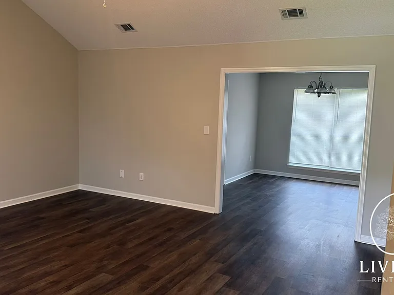 87 Oak Rd NE — Photo 4