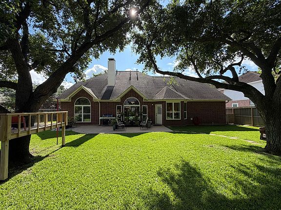 3rd image of 8419 Castle Pond Ct