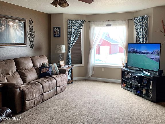 5th image of 1008 Cherry Dr NE