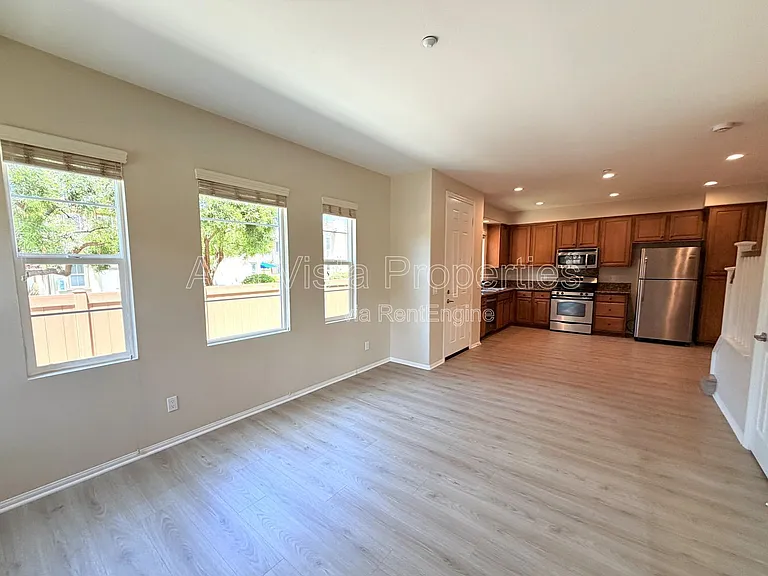1349 Isabella Way — Photo 8