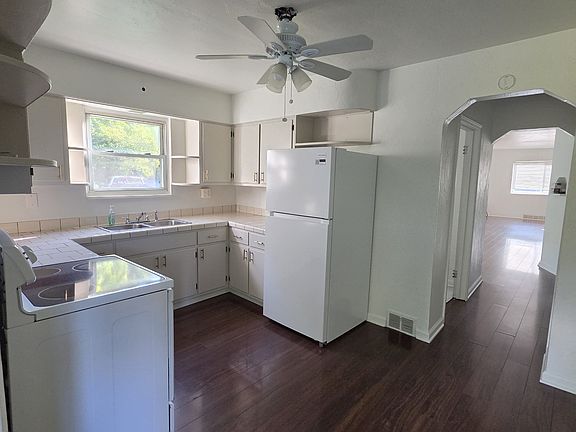 2nd image of 225 Washington Ave #A