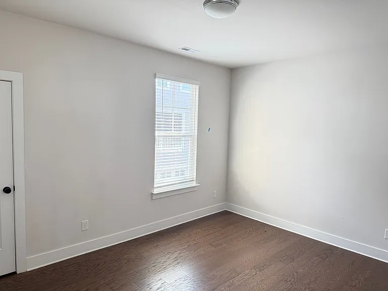 412 Hyco Ct — Photo 17