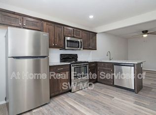 633 N Turner Ave, Republic, MO 65738