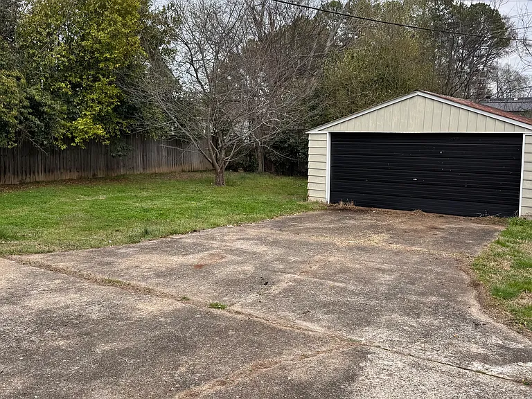 100 Rees Ave — Photo 17