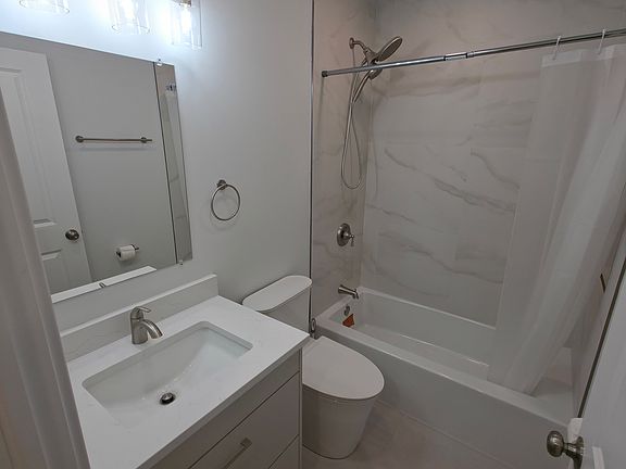 5th image of 2741 W Belmont Ave