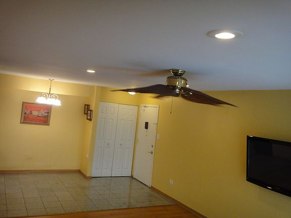 3rd image of 720 Hill Dr #8-101