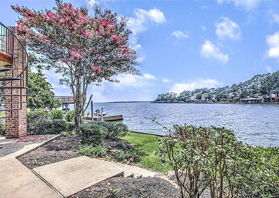 1st image of 12380 Lake Vista Dr