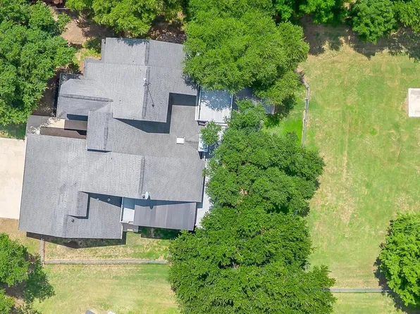 11972 Younger Ct, Azle, TX 76020