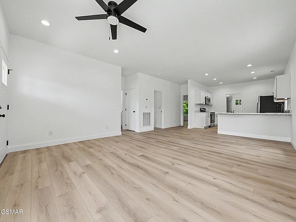 3rd image of 2433 Scenic Mountain Dr