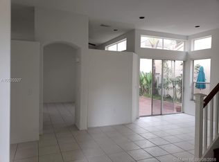 1120 Papaya St, Hollywood, FL 33019