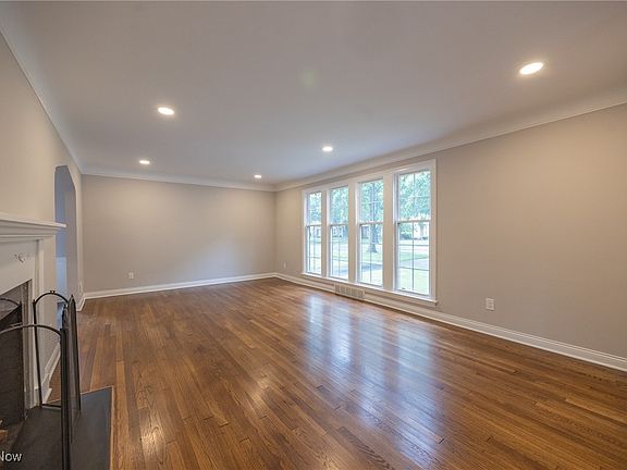 3rd image of 17607 Scottsdale Blvd