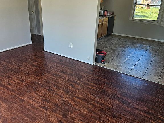 4th image of 27261 Woodmont St