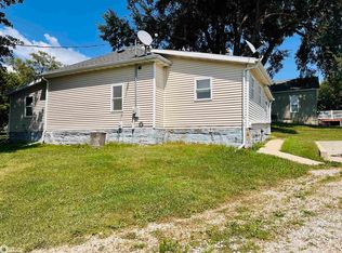 200 South St, Deep River, IA 52222