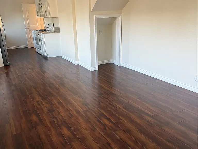 641 Corwin Ave — Photo 4