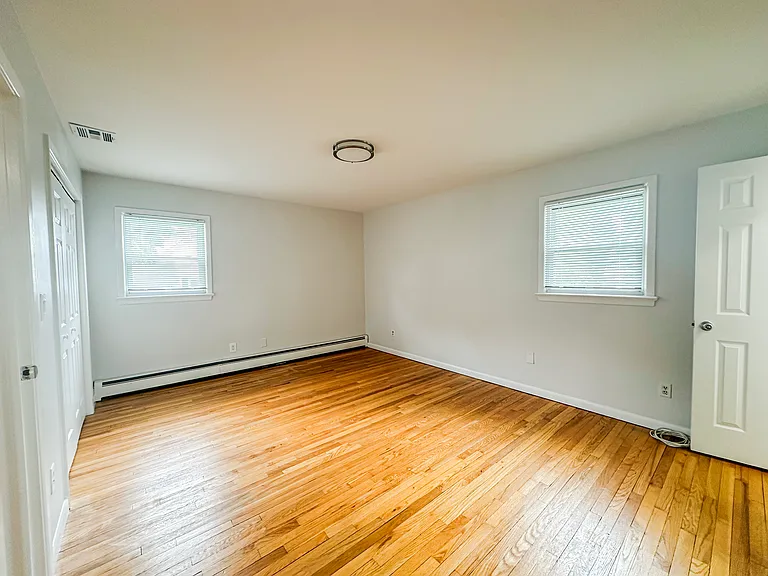 217 Rockland Ave — Photo 12